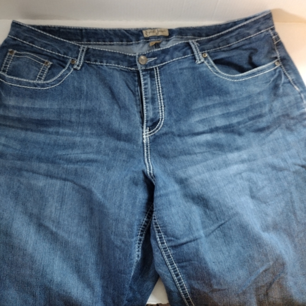 Earl Jeans Dark Blue Loose Fit Cuffed Capris With Embroidery Size 24 Plus